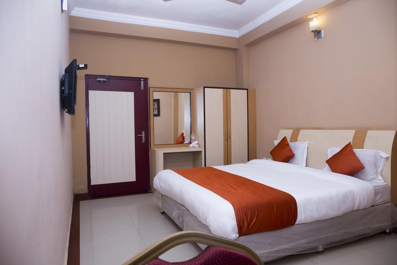 Hotel Oyo 3345 Shubham Beach Puri Exterior foto